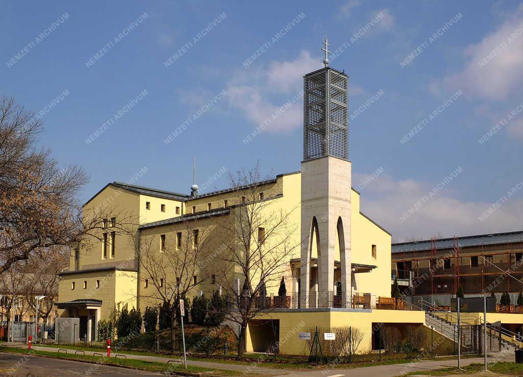 Egyházi épület - Budapest - Boldog Meszlényi Zoltán templom