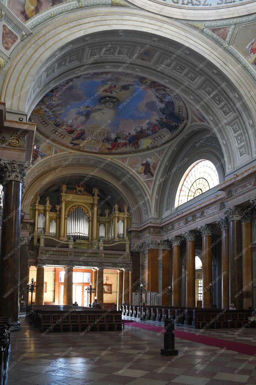 Egyházi épület - Eger - Bazilika