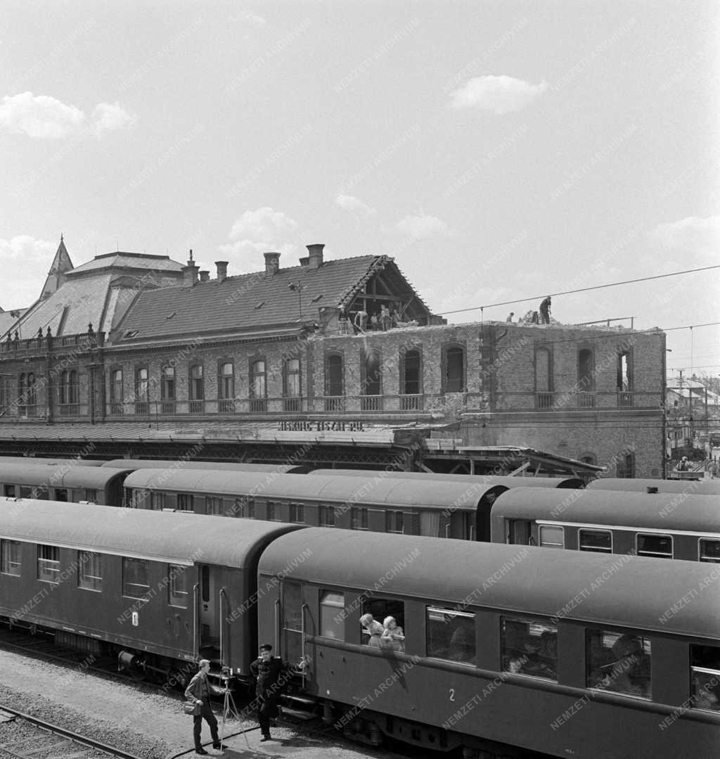 Közlekedés - Korszerűsítik a Miskolc-Tiszai pályaudvart