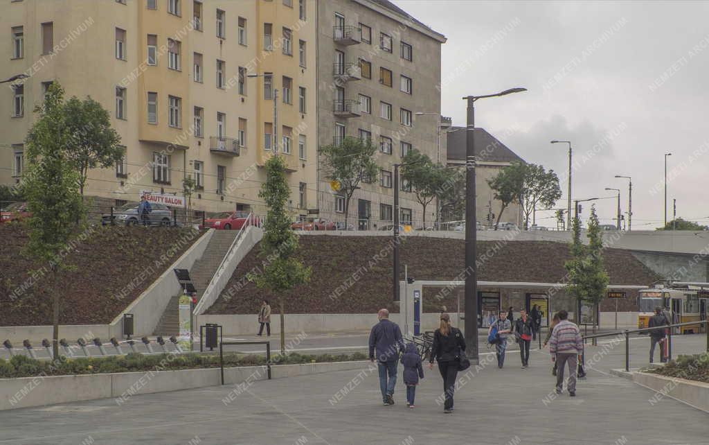 Városkép - Budapest - A felújított Széll Kálmán tér