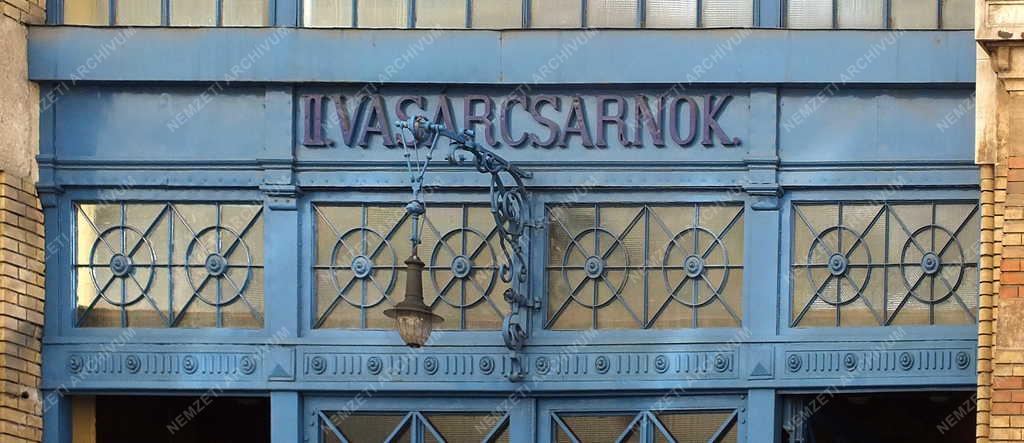 Kereskedelem - Budapest - A Rákóczi téri Vásárcsarnok felirata