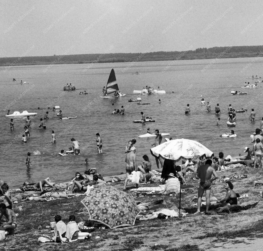 Szabadidő - Nyaralás - Tisza-tó
