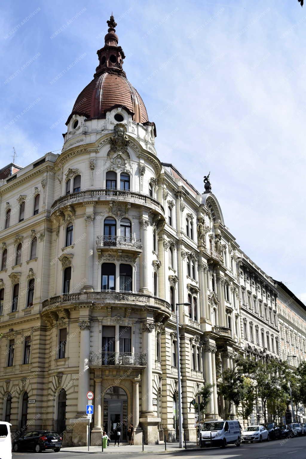 Városkép - Budapest - Magyar Hírlapírók Nyugdíjintézetének egykori palotája 