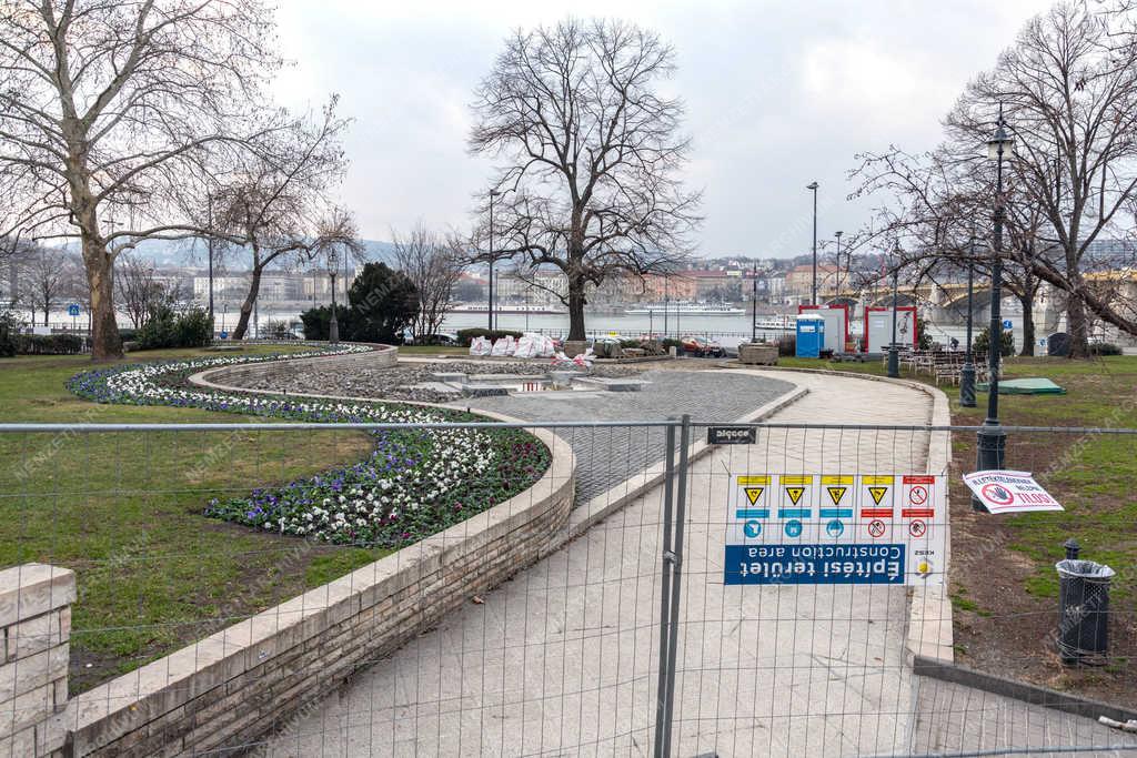 Városkép - Budapest - Építési terület a Képviselői Irodaház mellett