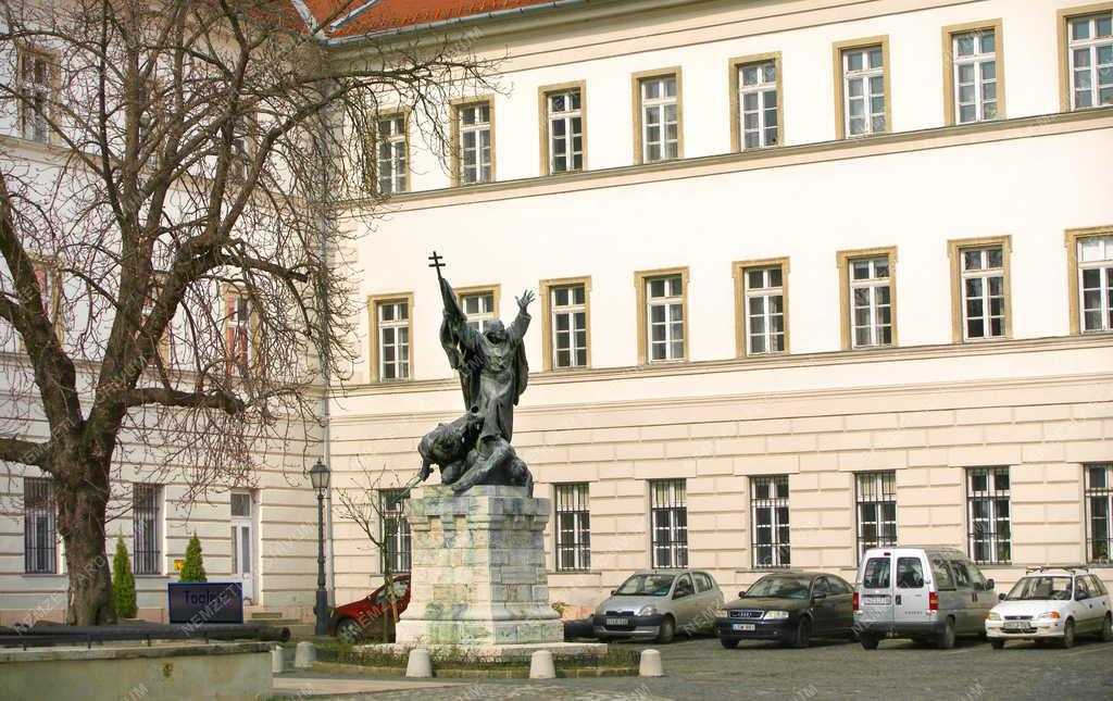 Budapest - Köztéri szobor - Vár