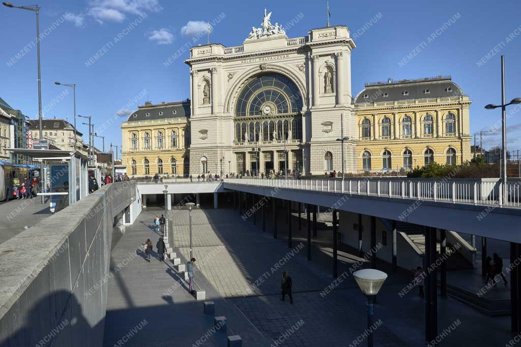 Városkép - Közlekedés - Budapest - Keleti pályaudvar