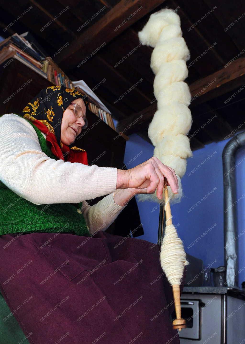 Portré - Magyarókereke - Máté Erzsébet kézműves