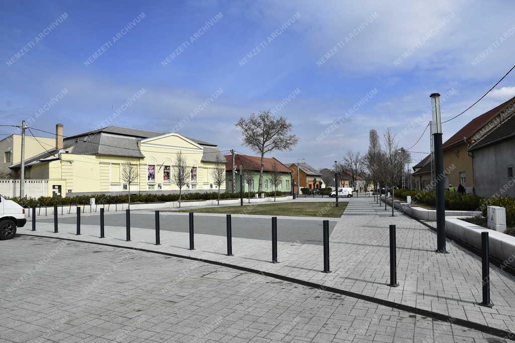 Városkép - Budapest - Soroksár - Hősök tere