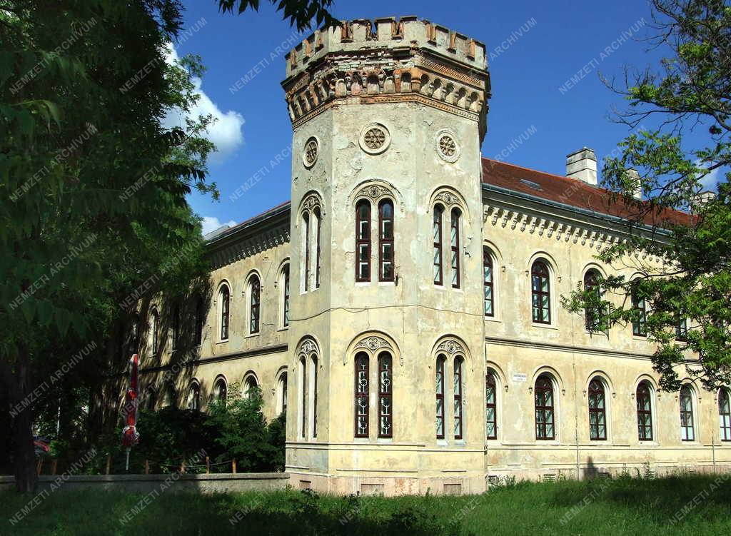 Épület - Révkomárom - A révkomáromi Tiszti pavilon