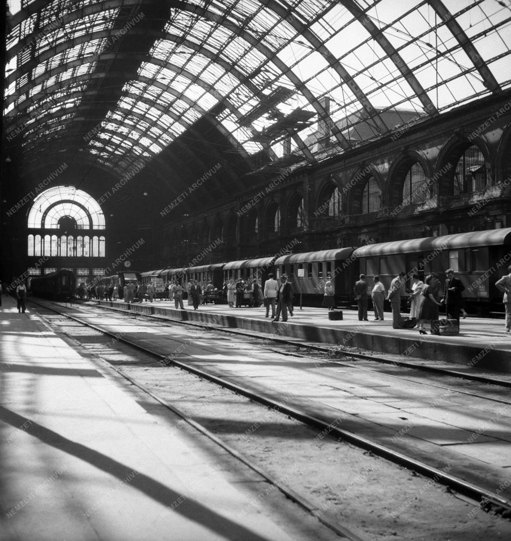 Közlekedés - Keleti pályaudvar