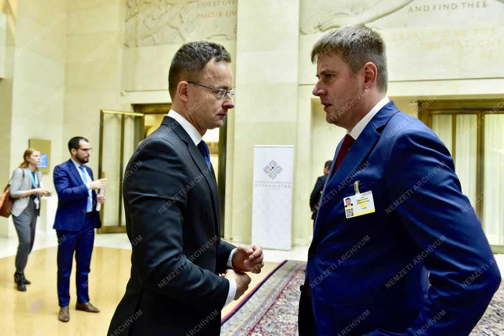 Szijjártó Péter Genfben