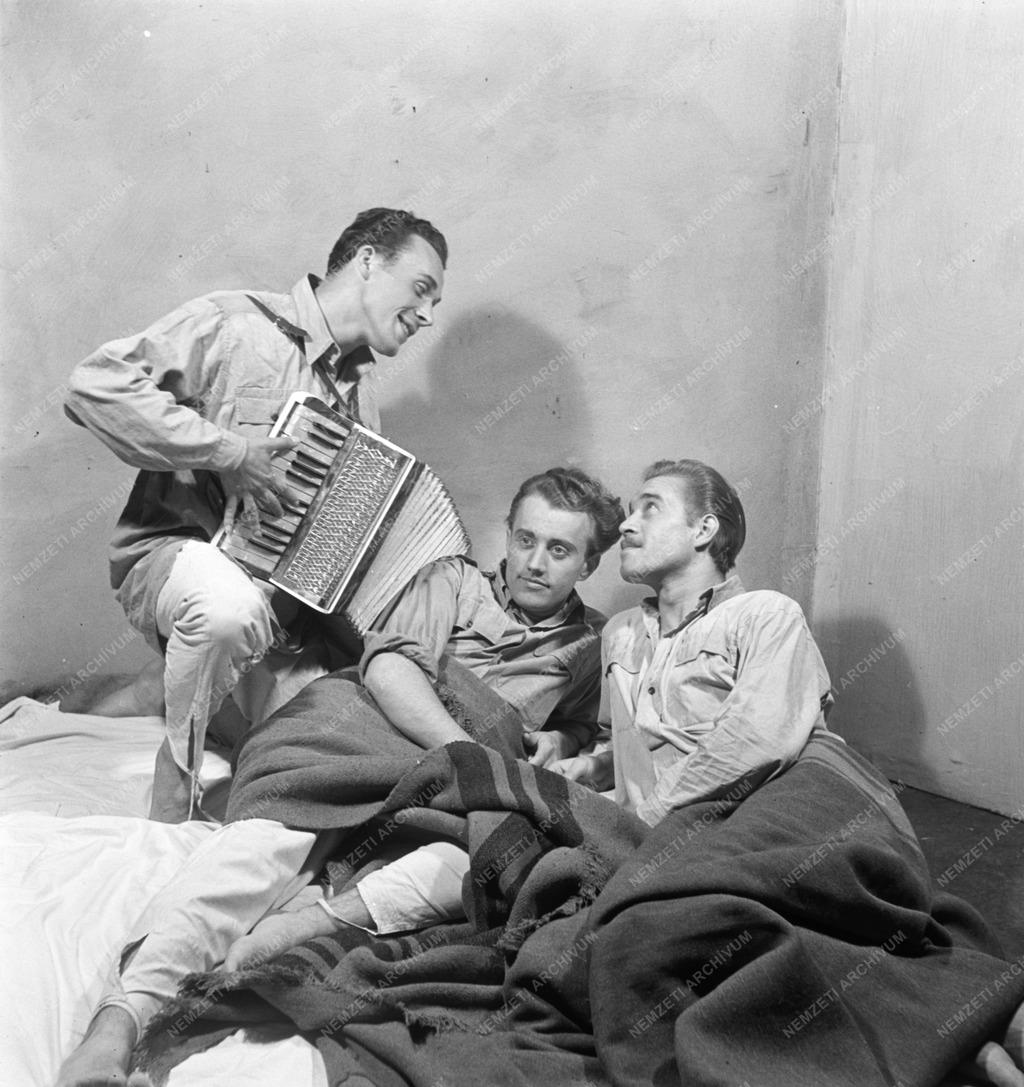 Kultúra - Színház - Major Ottó: Határszélen