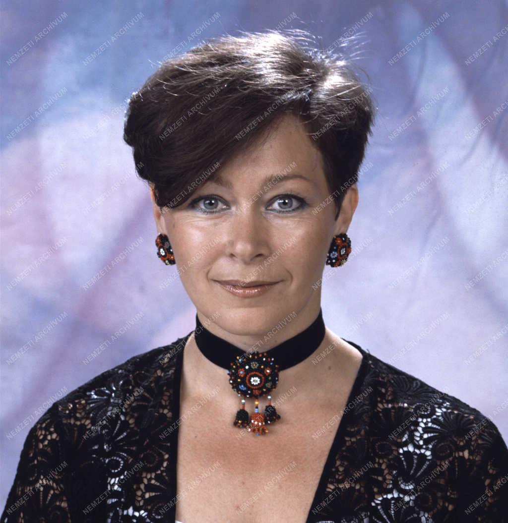 Kultúra - Császár Angela színésznő
