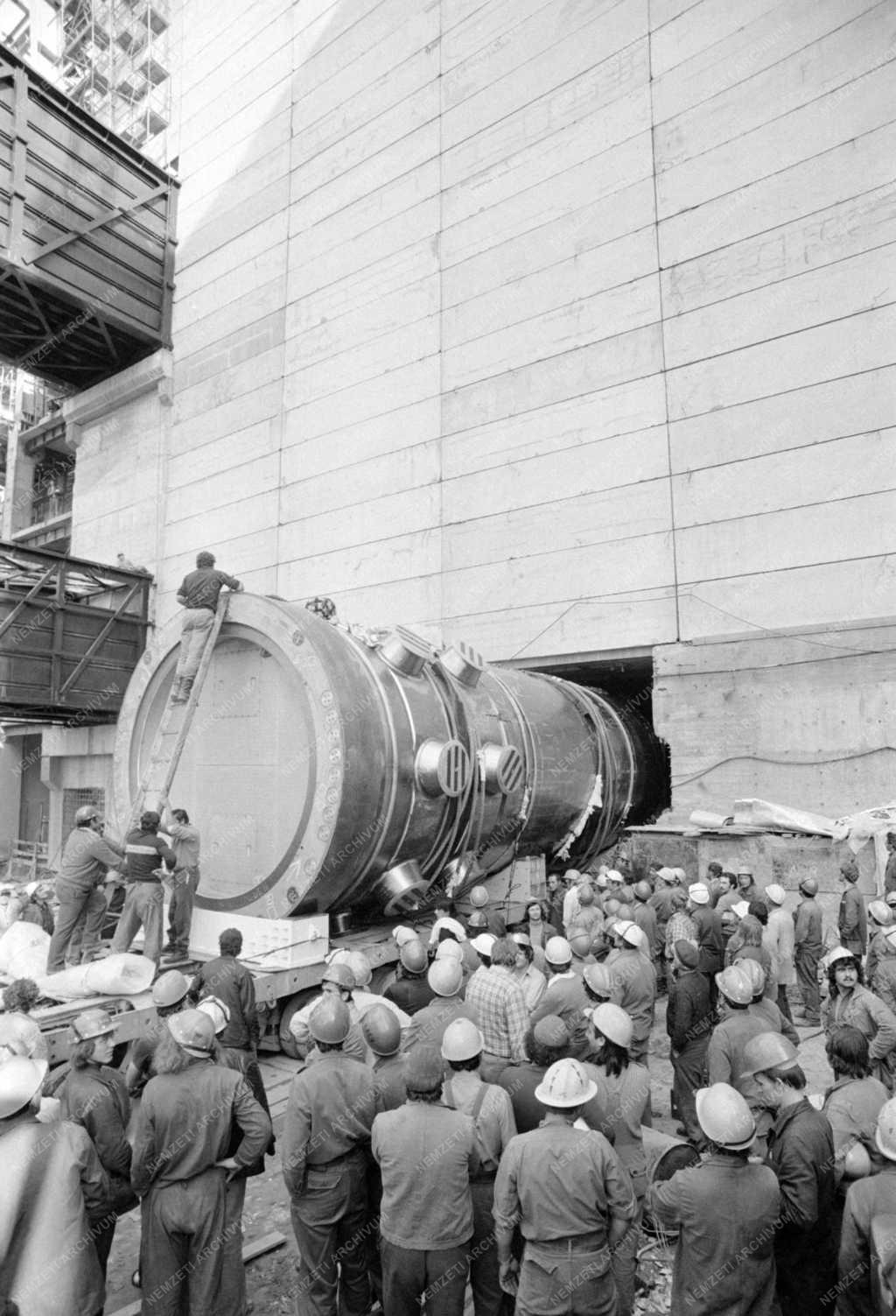 Energia - A Paksi Atomerőmű reaktortartálya