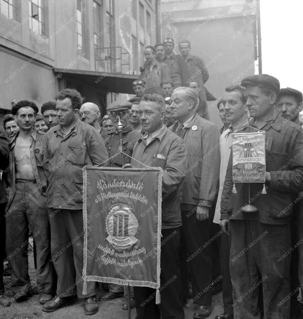 Belpolitika - Kongresszusi műszak az Óbudai Hajógyárban