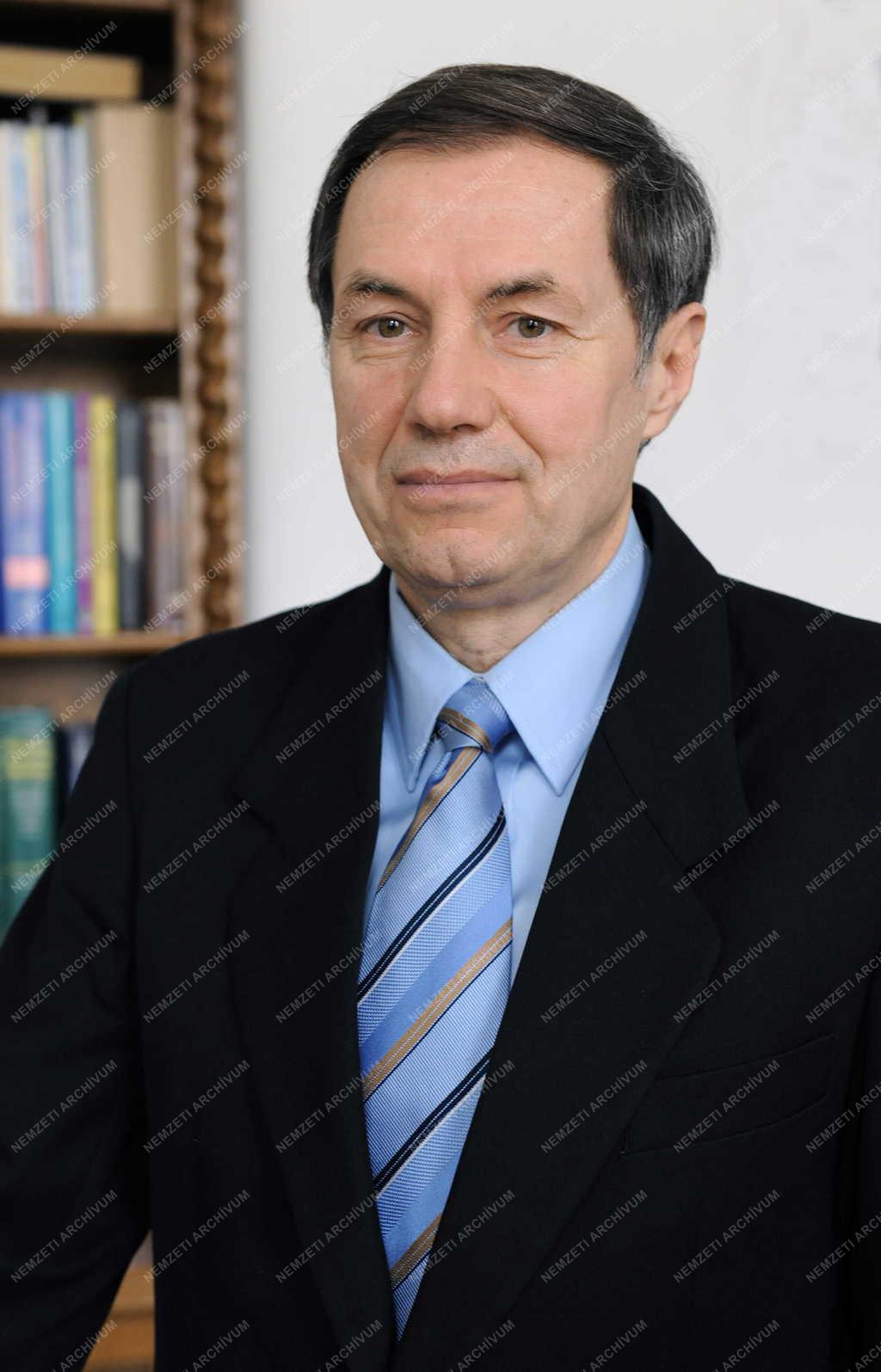 Portré - Paragh György egyetemi tanár