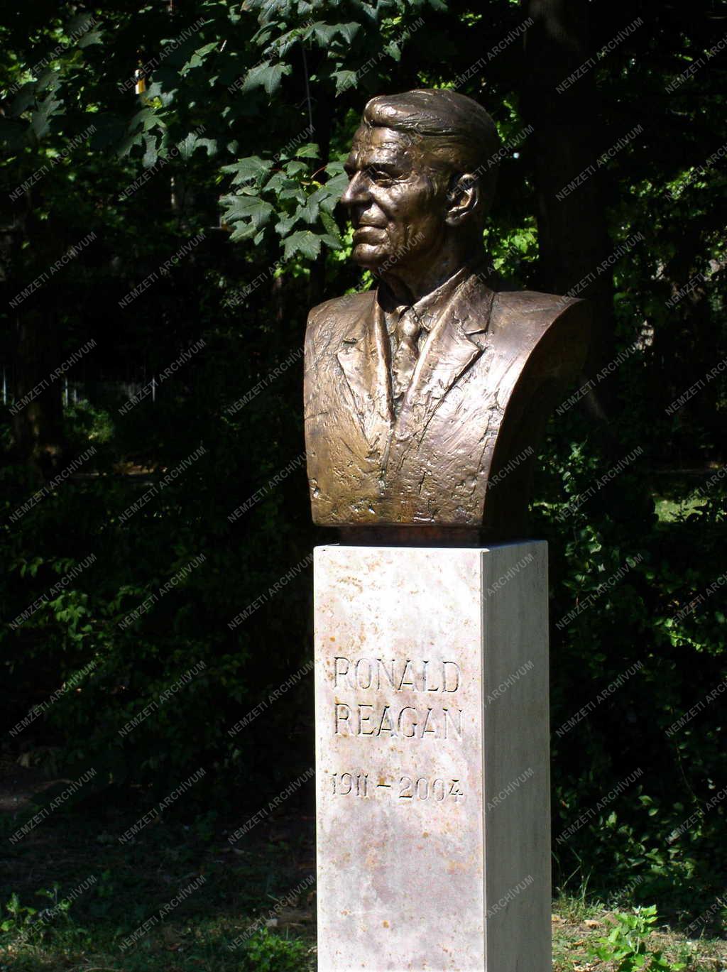 Budapest - Köztéri szobor