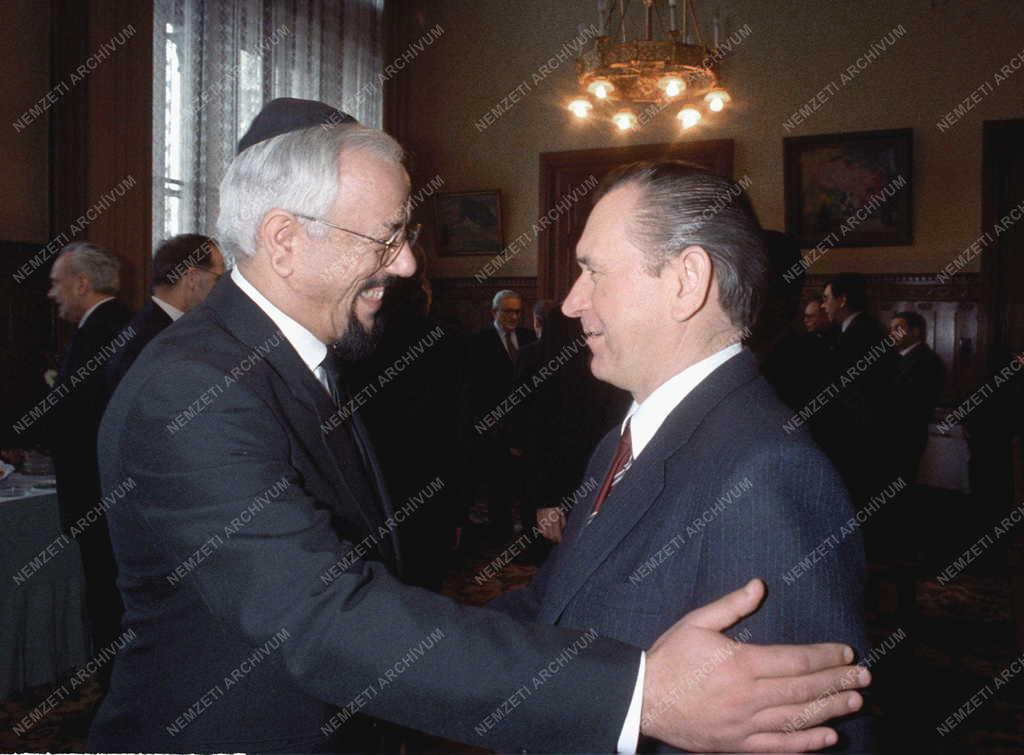 Belpolitika - Grósz Károly megbeszélése egyházi vezetőkkel