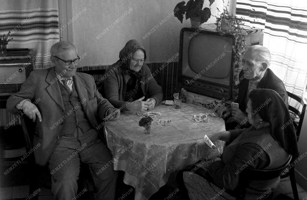 Szociálpolitika - A révfülöpi öregek otthona