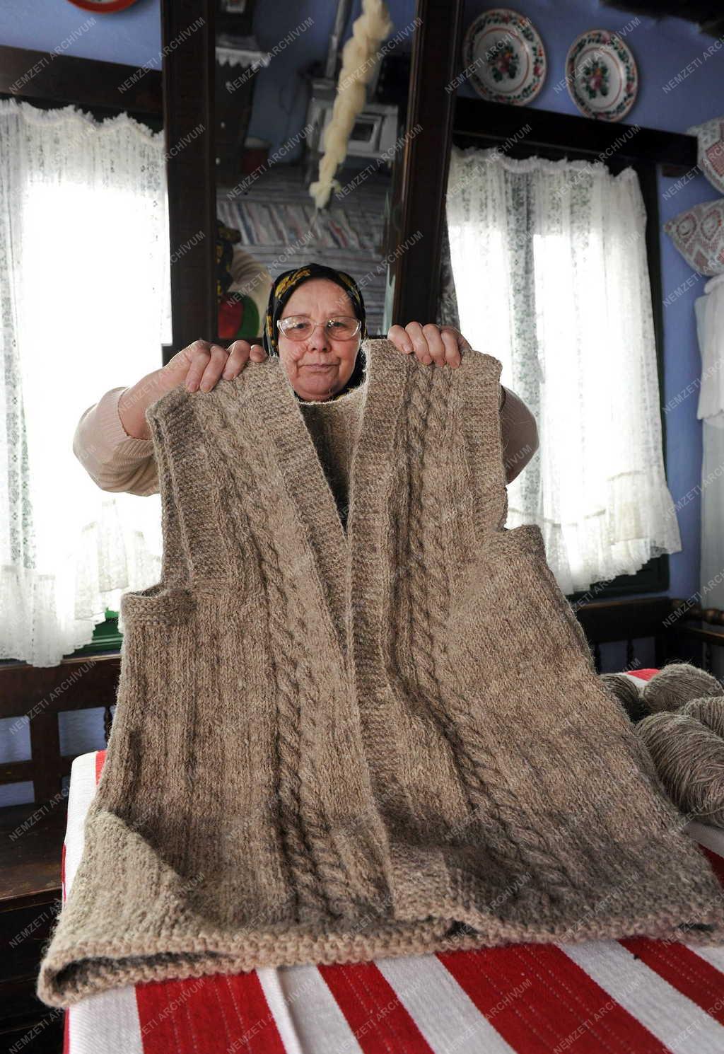 Portré - Magyarókereke - Máté Erzsébet kézműves