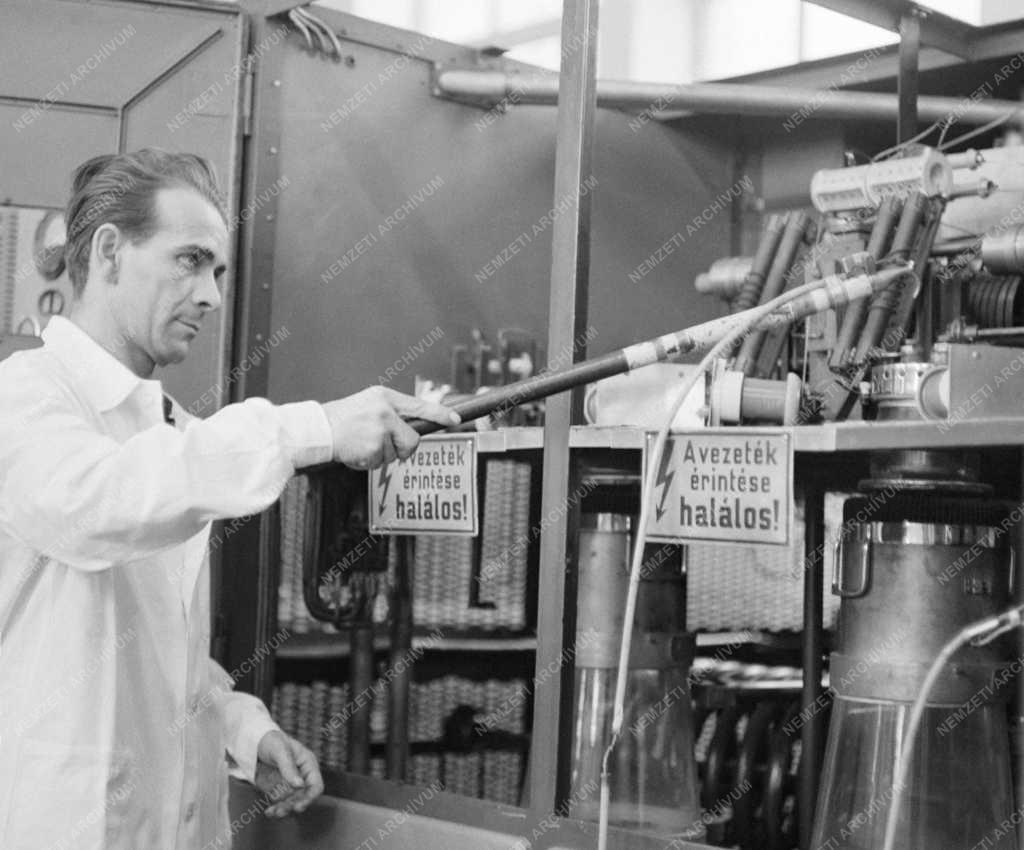 Távközlés - Székesfehérvári Rádióállomás