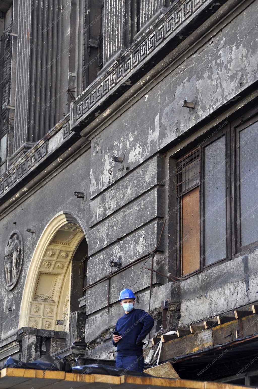 Településfejlesztés - Megújul Budapest legelső nagyáruháza, a Corvin Áruház