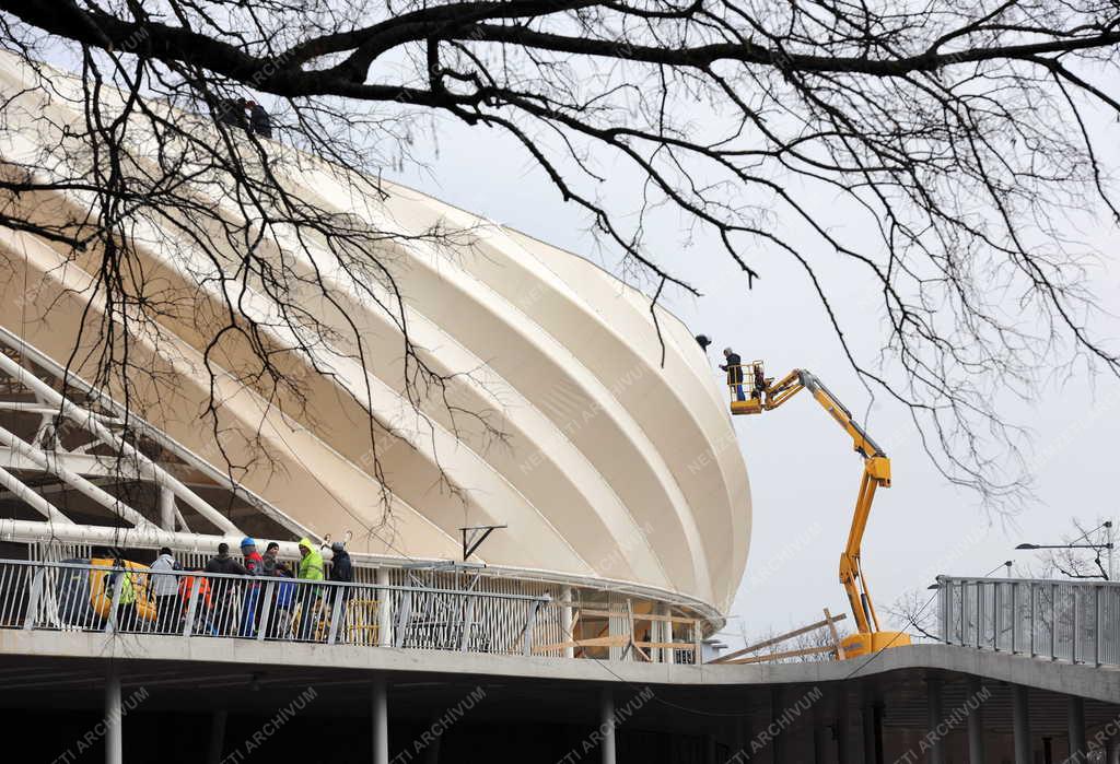 Sportlétesítmény - Debrecen - Épül az új stadion