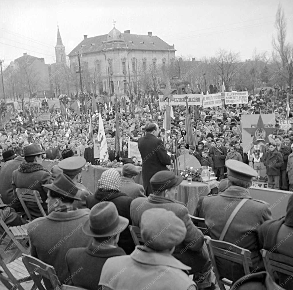 Belpolitika - Beszámoló gyűlés az MDP kongresszusáról