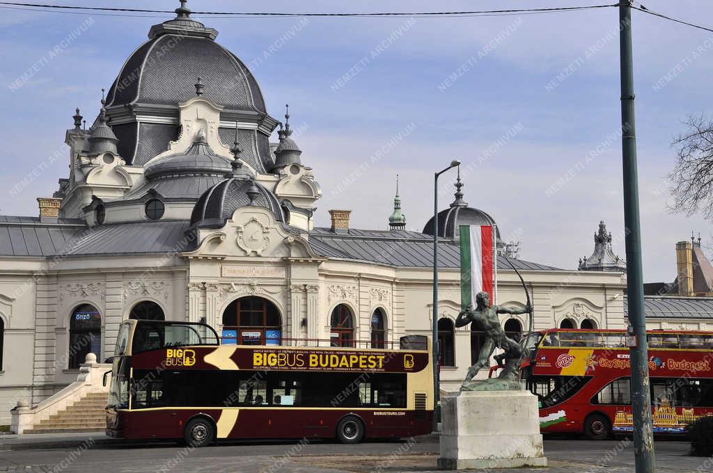 Turizmus - Budapest - Big Bus Tours 