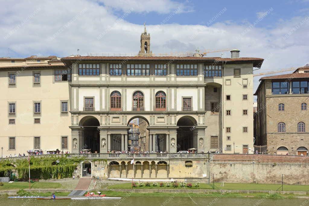 Városkép - Firenze - Az Uffizi Képtár