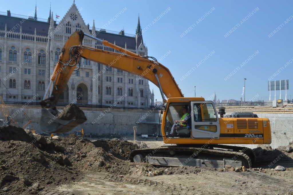 Felújítás - Budapest - A Kossuth Lajos tér rekonstrukciója