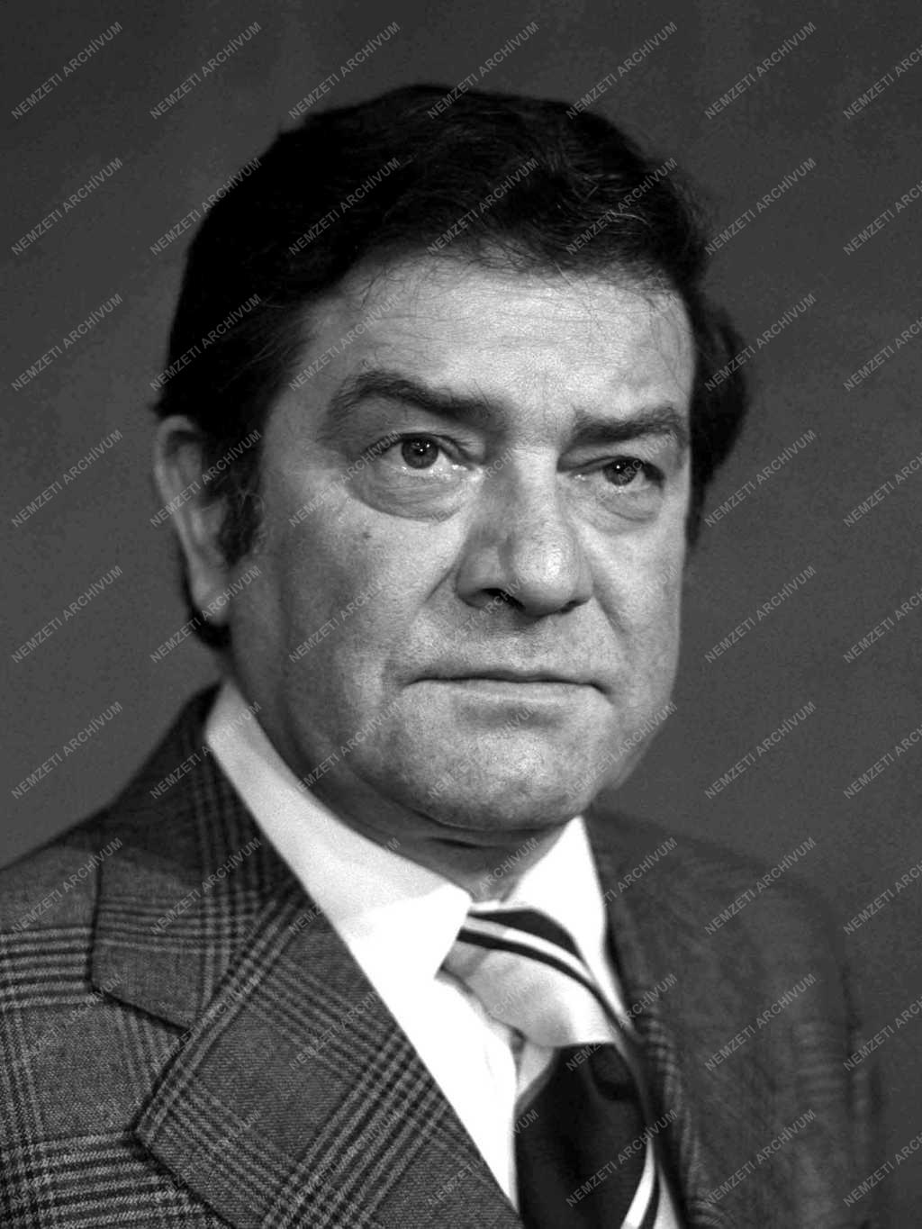 KOVÁCS JÁNOS