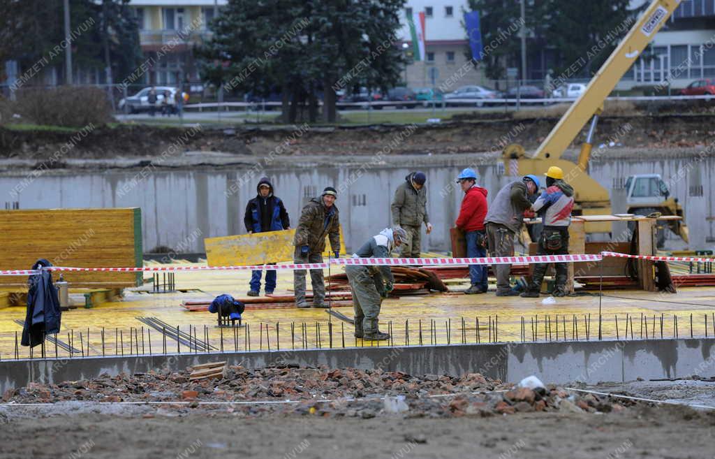 Építkezés - Debrecen - Mélygarázs épül a Nagyerdőn