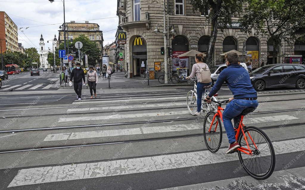 Közlekedés - Szabálytalankodó kerékpárosok a fővárosban