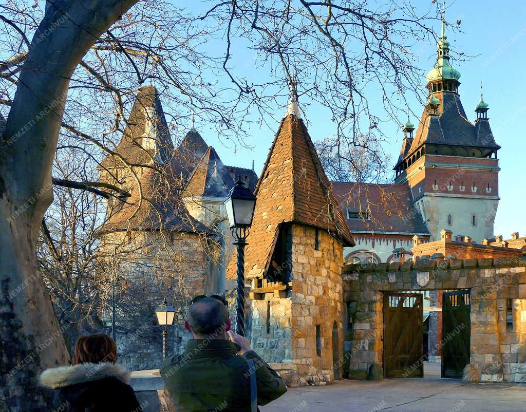 Városkép - Budapest -Vajdahunyad-vár épületei