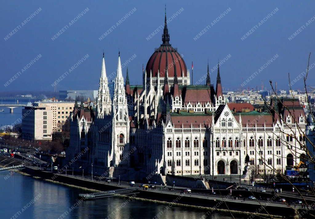 Városkép  - Budapest - A Parlament épülete