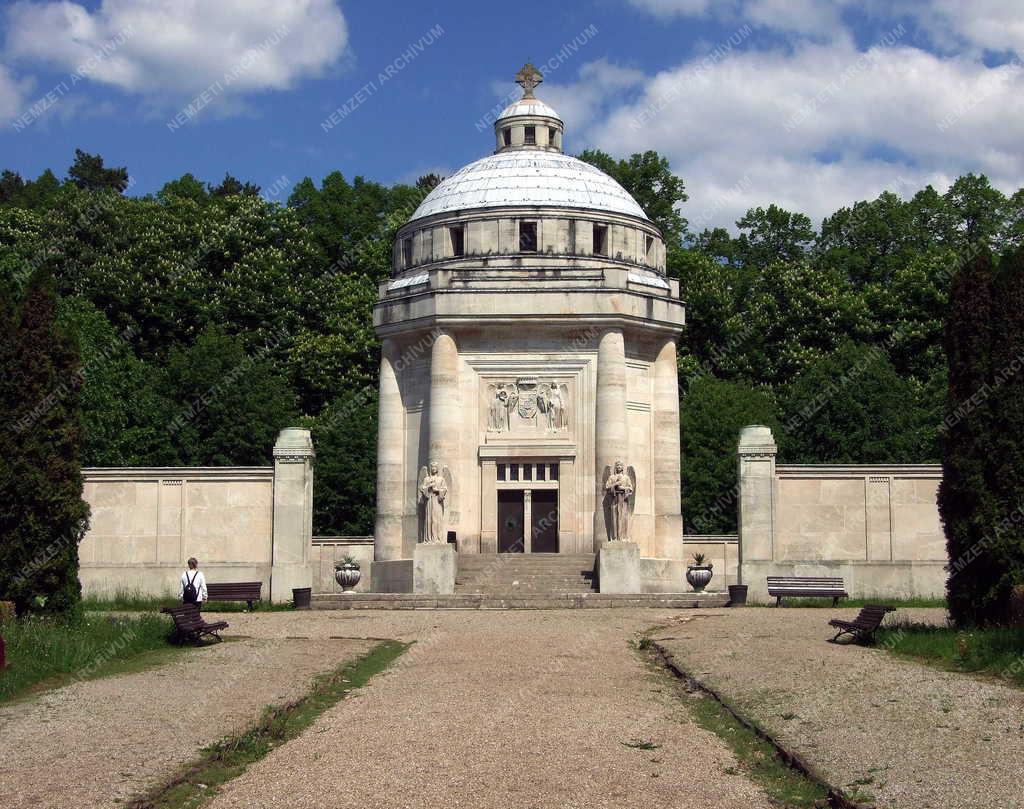 Műemlék - Krasznahorka - Az Andrássy-mauzóleum 