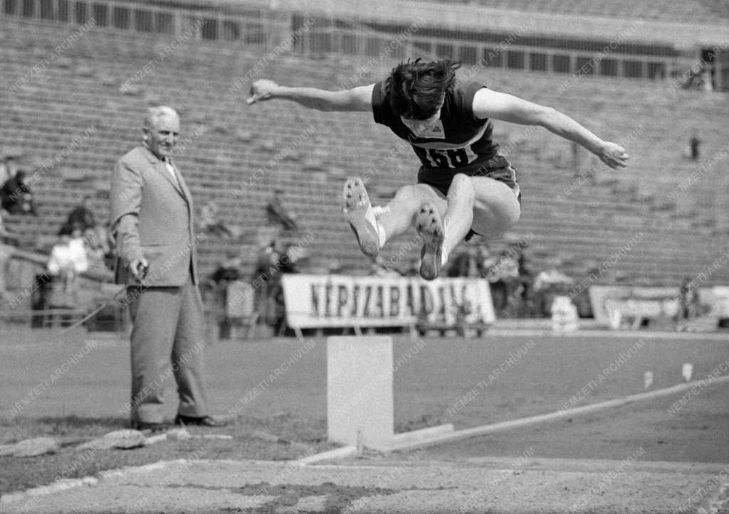 Sport - Az 1965-ös Universiade Budapesten 