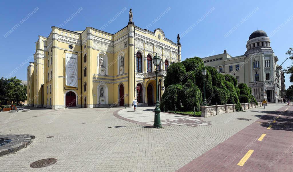 Kultúra - Debrecen - Színházfelújítás 