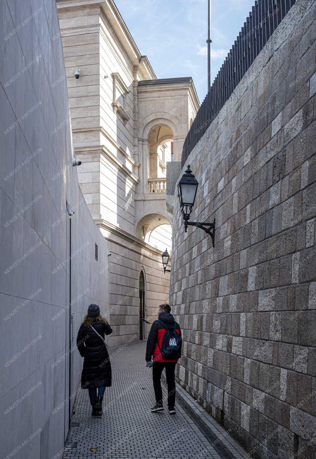 Vendéglátás - Budapest - Aranybástya, étterem és kávéház a felújított Lónyai-Hatvany villában