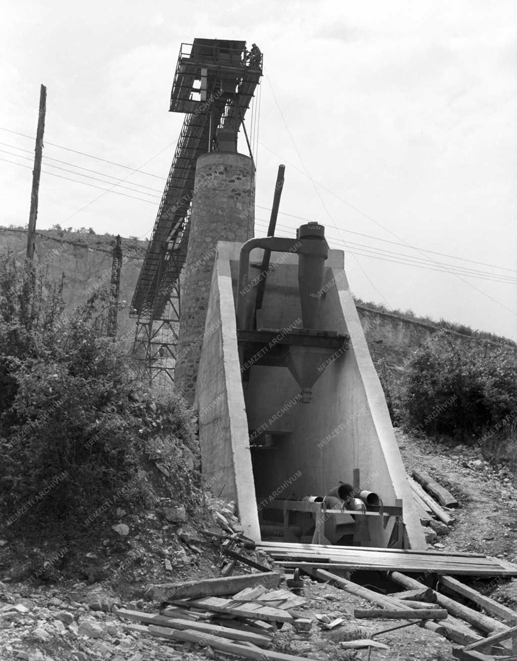 Ipar - Beruházás a Hejőcsabai Cement- és Mészműben