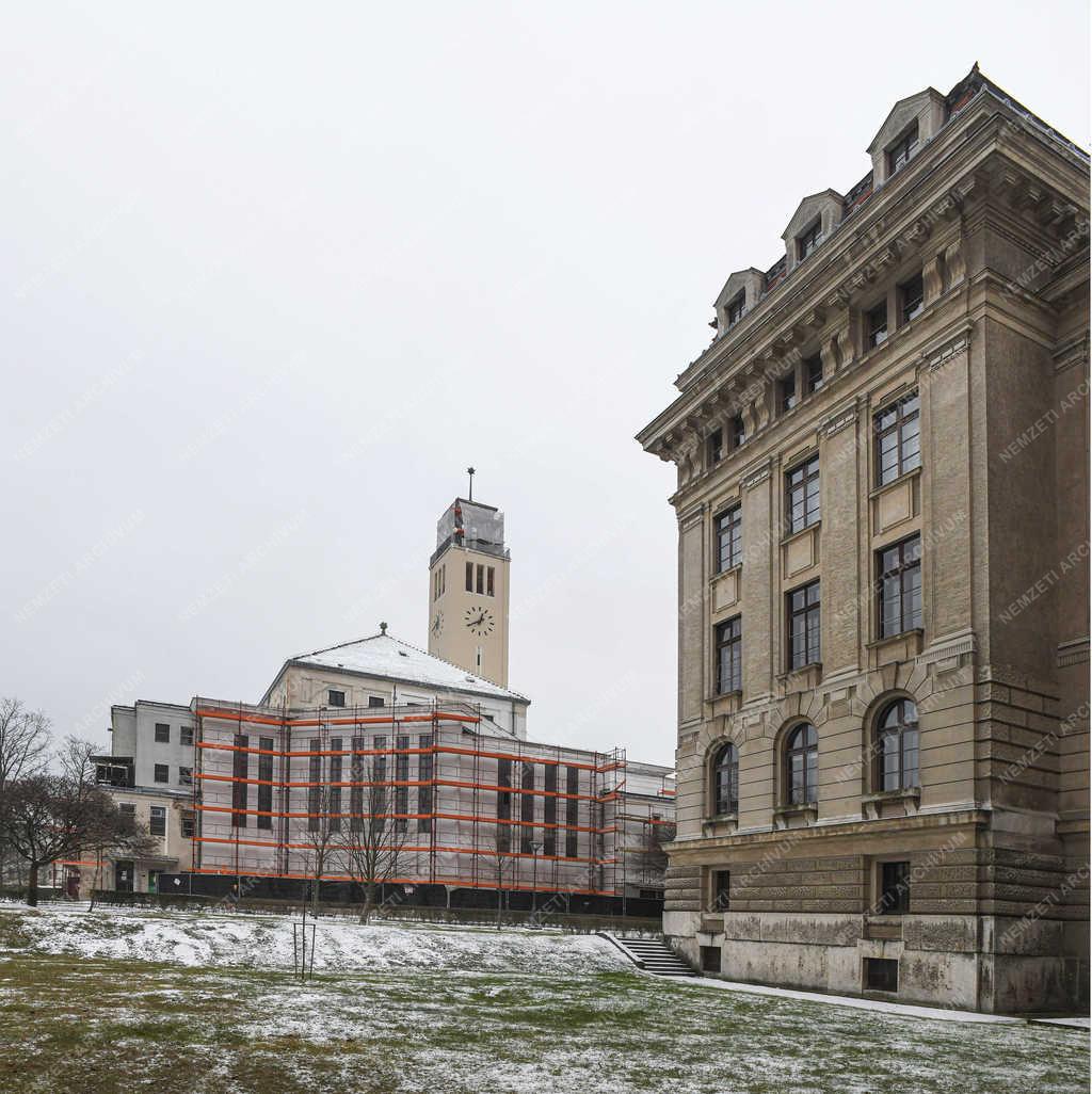 Egyházi épület - Debrecen - Felújítják az egyetemi templomot 