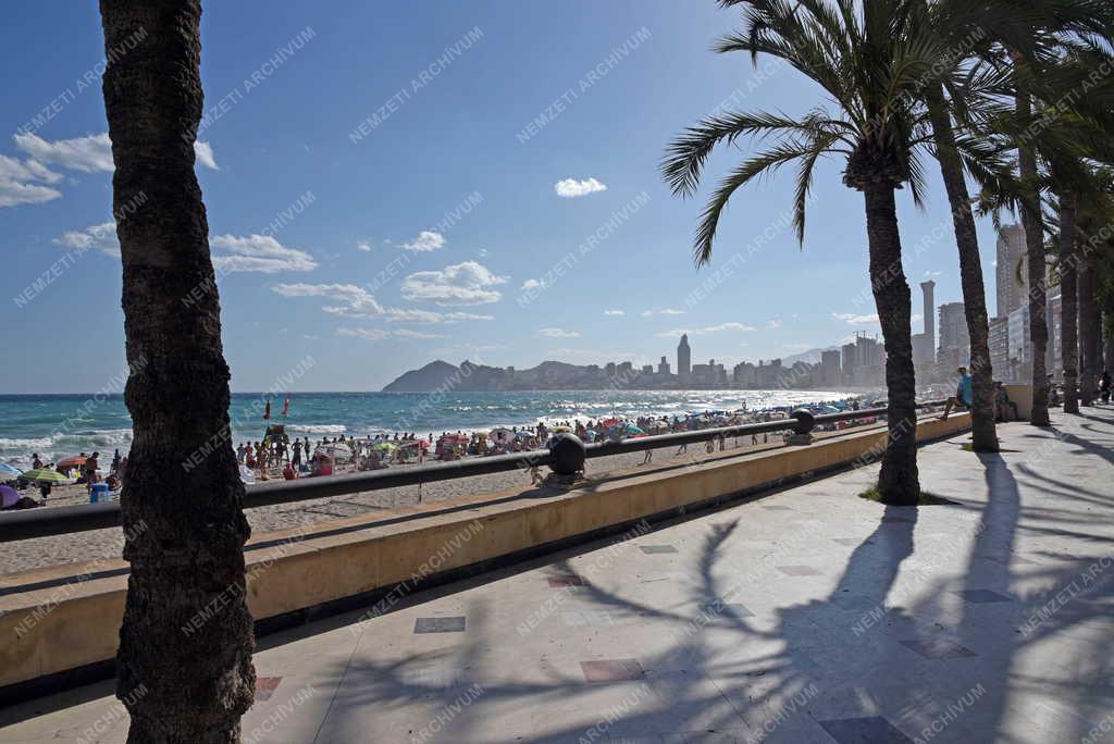 Idegenforgalom - Benidorm - A Poniente Beach