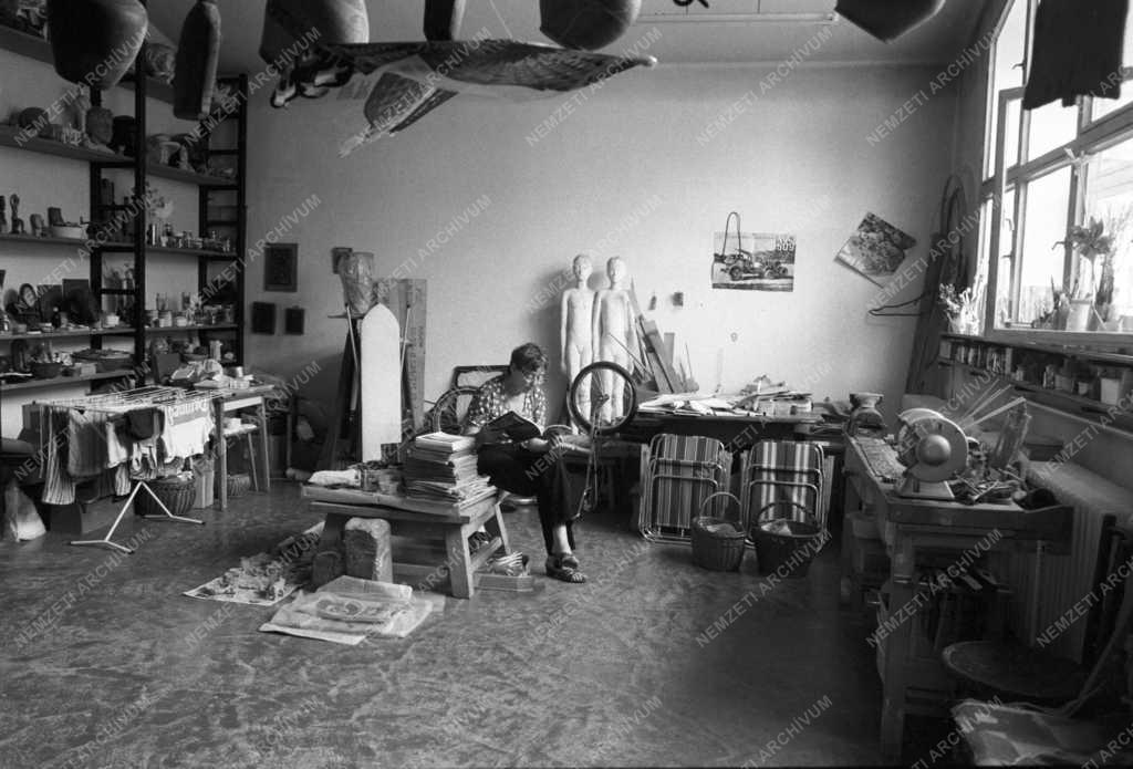 Képzőművészet - Ligeti Erika szobrász