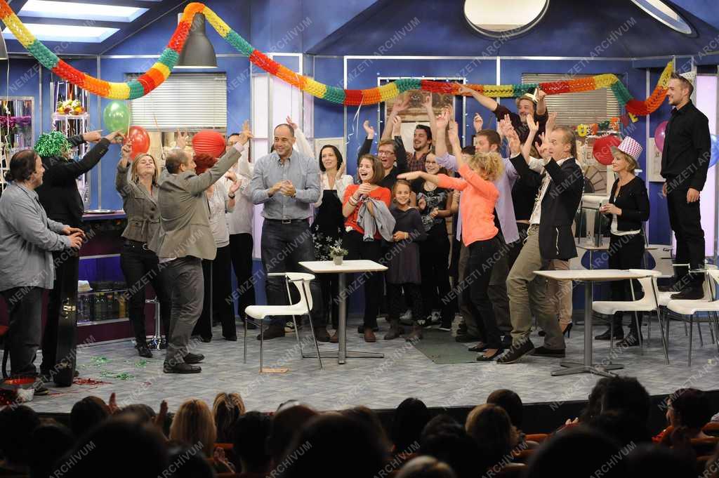 A Mindenből egy van című tévésorozat felvétele