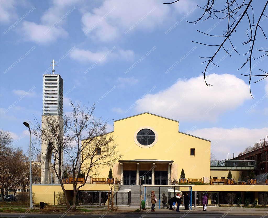 Egyházi épület - Budapest - Boldog Meszlényi Zoltán templom