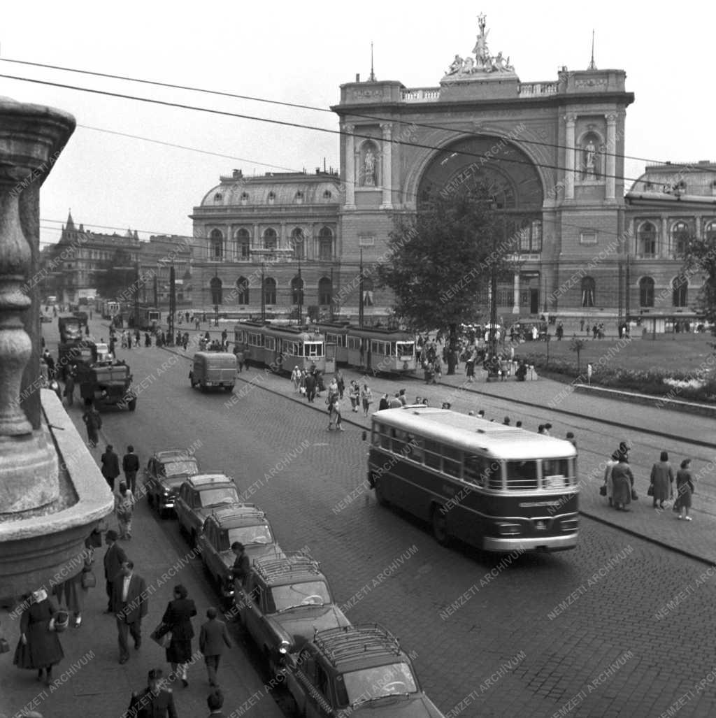 Városkép - Budapest - Baross tér