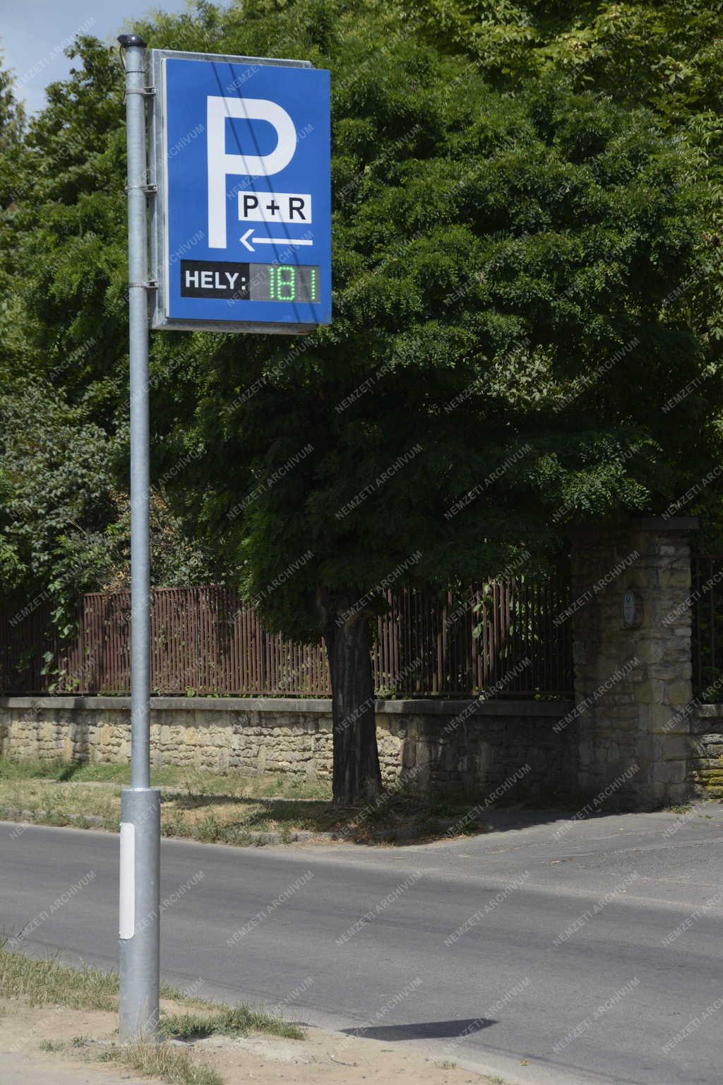 Tárgy - Vác - Elektronikus információs tábla