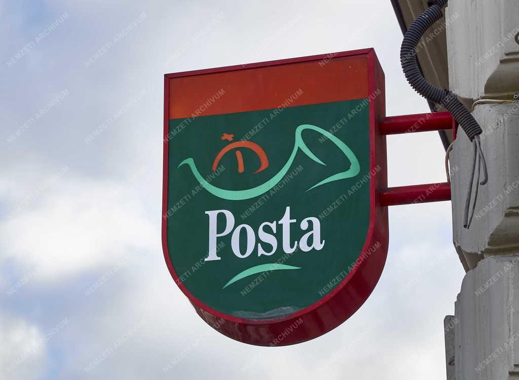 Szolgáltatás - Budapest - Postahivatal