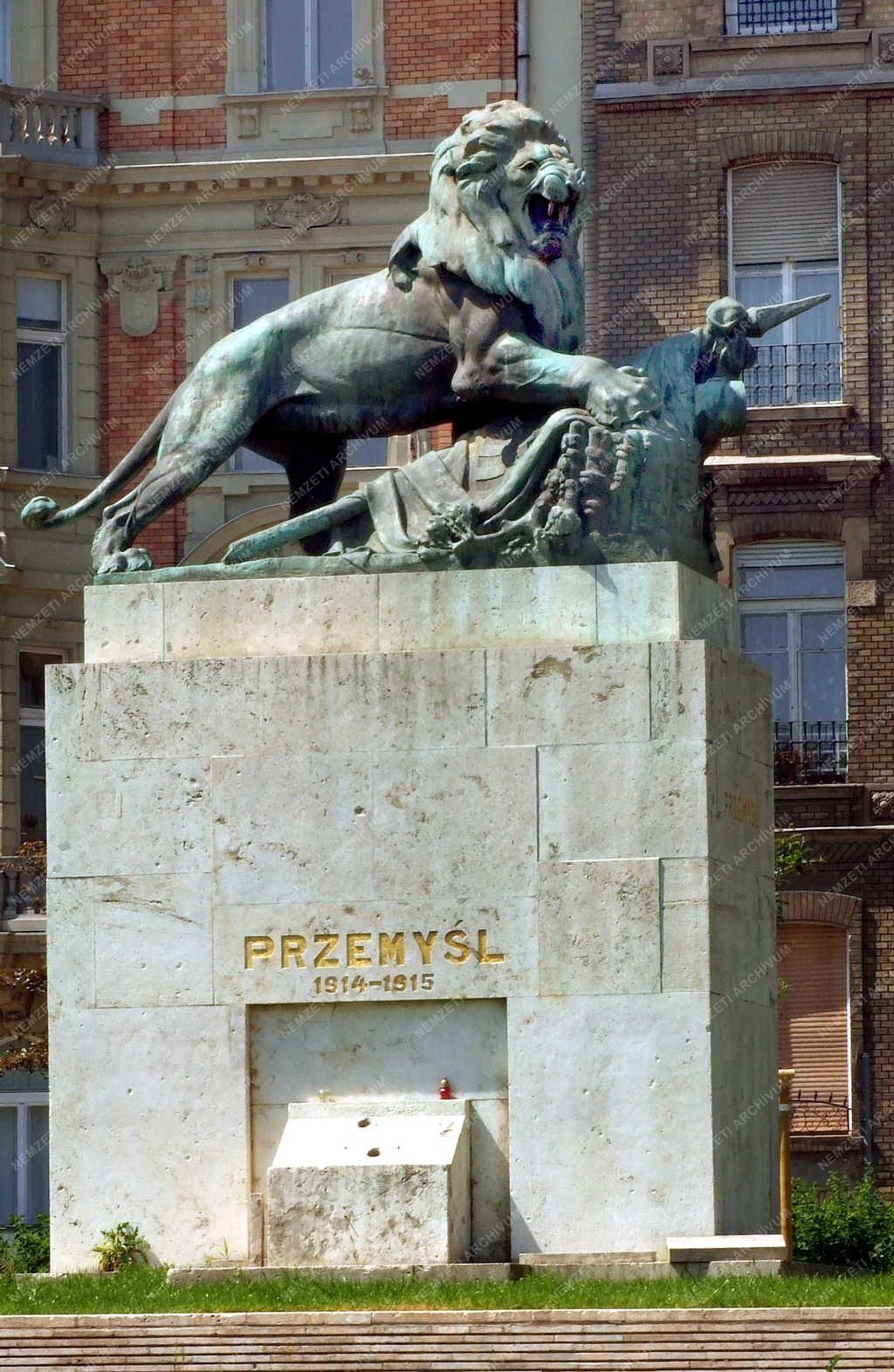 Kultúra - Emlékmű  Przemysl  magyar védőinek